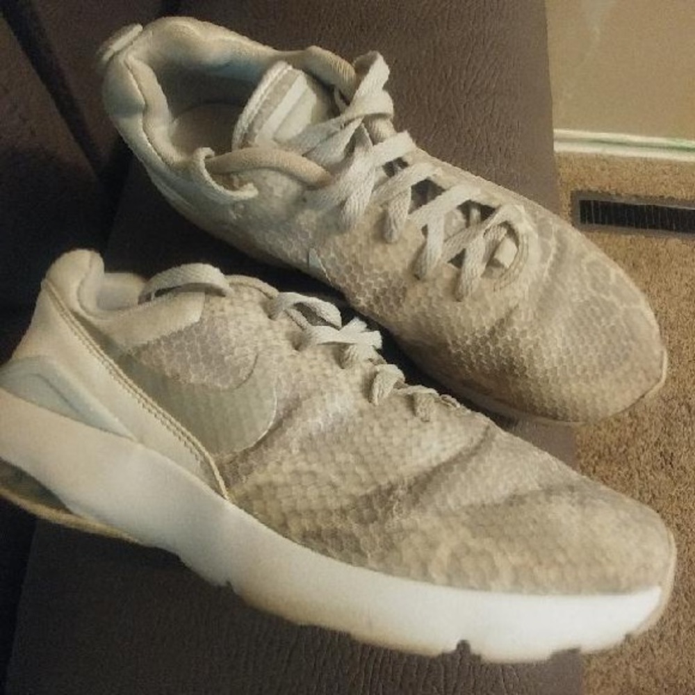 Running Shoes